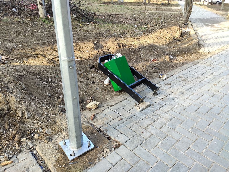 Кишиневцы недовольны ремонтом аллеи на Ботанике.