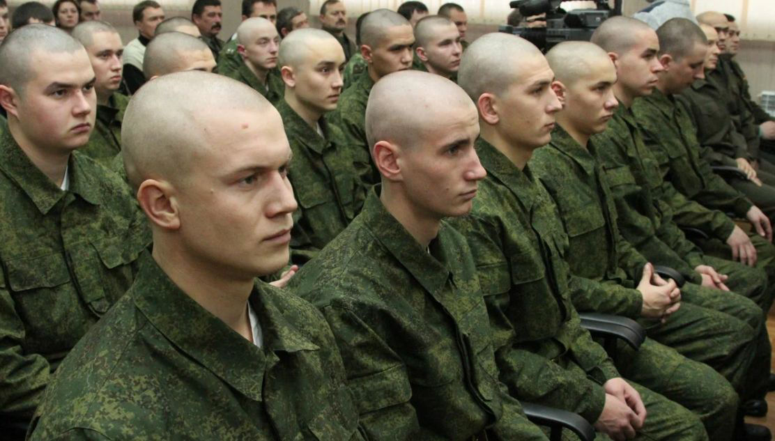 Разведка Британии: В РФ хотят изменить призывной возраст для увеличения числа военных.