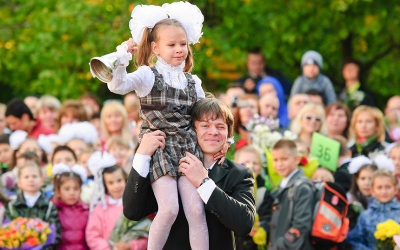 В нынешнем году в Молдове первого сентября в школу пойдут примерно 340 тысяч учеников. 