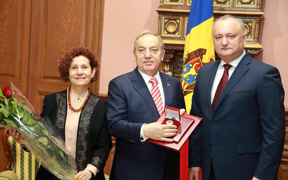 Un fost diplomat, decorat de Igor Dodon cu Ordinul de Onoare.