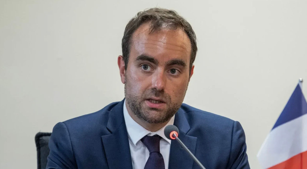 Глава Минобороны Франции назвал "уязвимое место" армии страны.