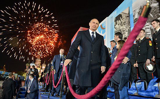 Путин во время праздничного салюта в честь 70-летия Победы в Великой Отечественной войне. Фото: ria.ru