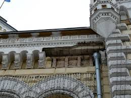 На реставрацию фасада и крыши здания мэрии выделили круглую сумму.