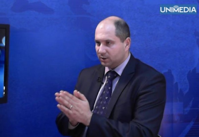 Potrivit legislației, directorul Agenției Naționale pentru Reglementare în Energetică este numit în funcție de Legislativ, cu votul majorității paralmentare.