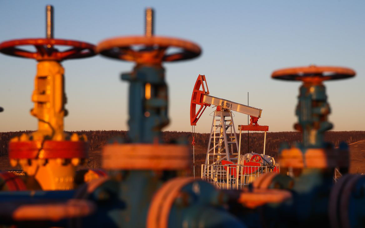 Цена нефти Brent упала более чем на 5%.