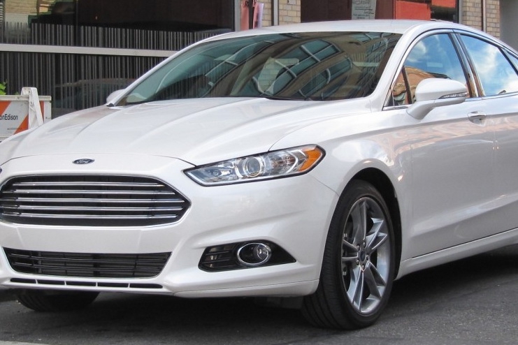 Автомобиль марки Ford, припаркованный на улице Правды, был преднамеренно поврежден в ночь на 24 ноября.
