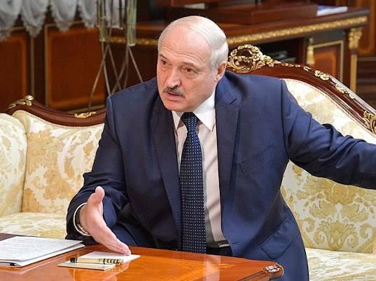 Лукашенко поручил не пускать в страну уехавших во время пандемии.