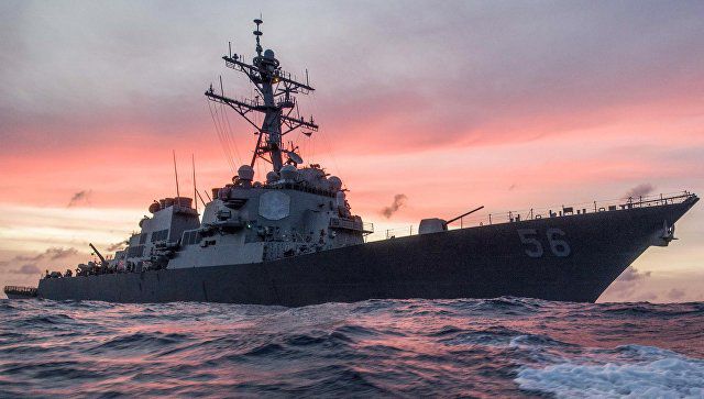Китай обвинил США во вторжении в свои воды в Южно-Китайском море.