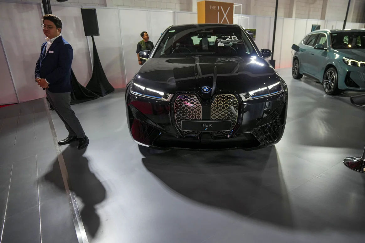 Годовая прибыль BMW рухнула на 37%.