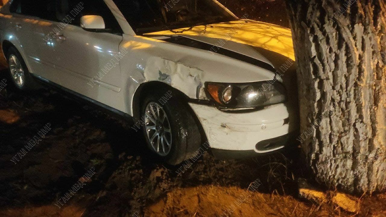 Молодую маму с ребёнком госпитализировали после аварии в Карагаше.