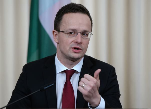 Сийярто: Венгрии следует сотрудничать с Румынией в области источников энергии.