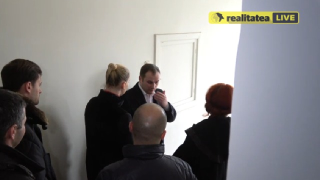 В ходе обыска у Мынзата были изъяты ценные предметы на сумму около 49 тысяч леев.