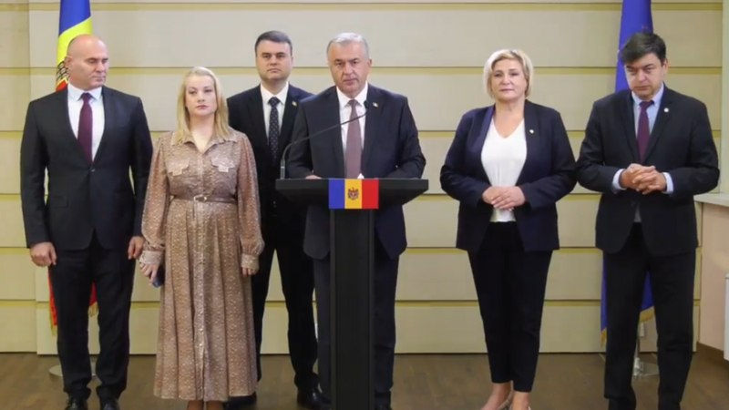 Opoziția inițiază procedura de demitere din funcție a președintei Maia Sandu.