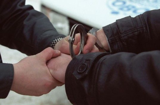 Появились подробности в деле двух полицейских, задержанных прокуратурой.
