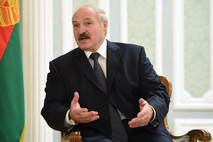 В начале декабря Лукашенко обвинил Россию в нарушении норм Таможенного союза в связи с введенным Москвой запретом на поставки продовольствия с ряда предприятий республики.