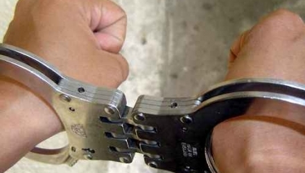 Potrivit oamenilor legii, tânărul şi-ar fi început activitatea la finele lunii mai a anului precedent.