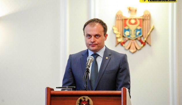 Andrian Candu a menționat că una dintre priorități este continuarea investigațiilor tranzacțiilor frauduloase din sectorul bancar, identificarea celor vinovați și recuperarea banilor.