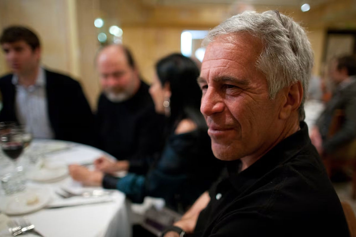 Noi posibile victime ale lui Jeffrey Epstein s-au adresat autorităților din Paris.