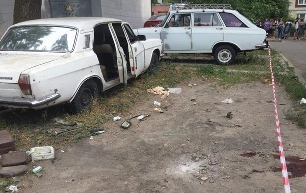 Взрыв авто в Киеве: владелец уверяет, что хотел выбросить гранату.