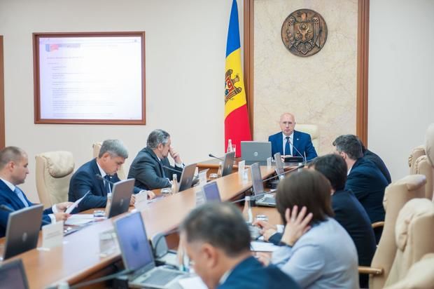 Trei ministere s-au ales astăzi cu secretari de stat: Cine sunt