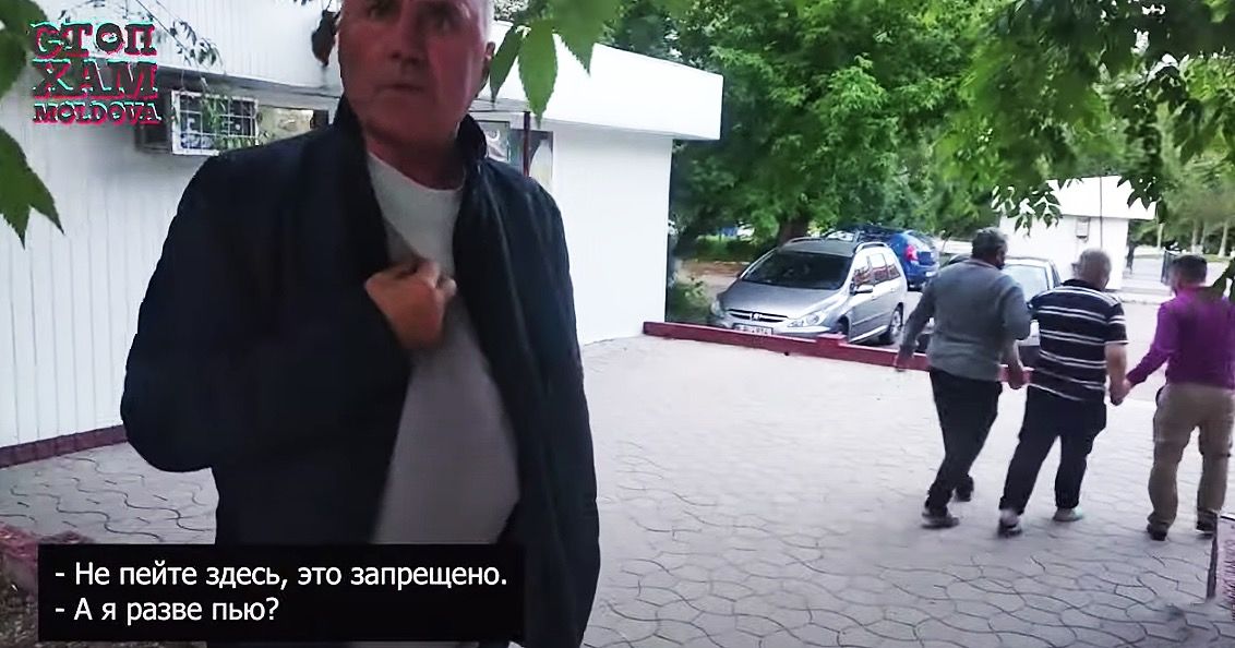 Житель Кишинева два года борется с беспределом во дворе.