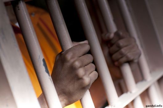 Охрана колонии в Сороках предотвратила попытку побега 27-летнего узника, осужденного к 24 годам лишения свободы.