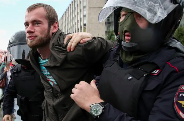 Акция с требованием регистрации независимых кандидатов на выборах в Мосгордуму. 