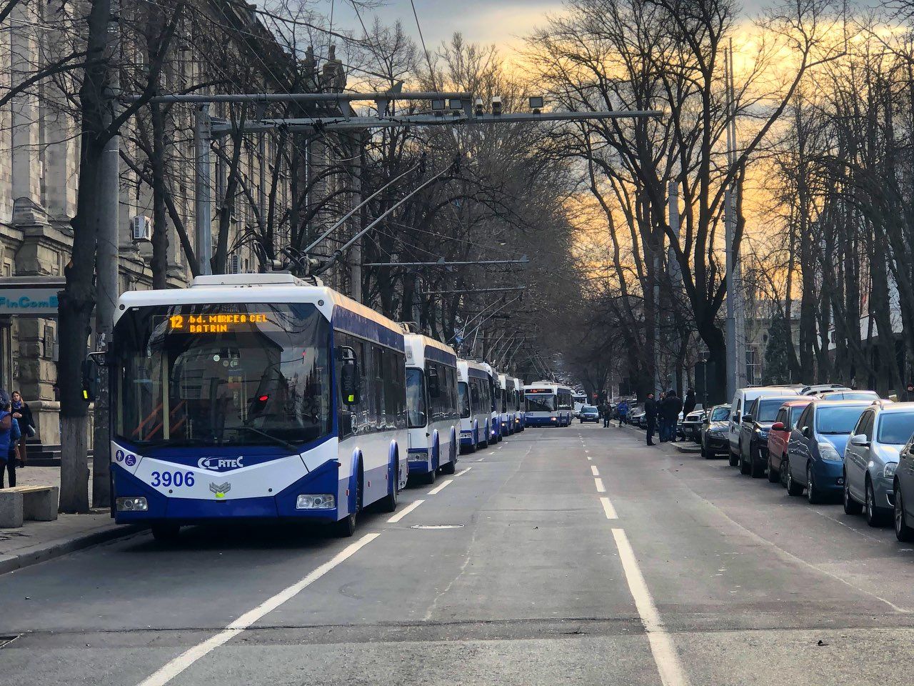В Кишиневе из-за протеста потребовалось эвакуировать 15 троллейбусов.