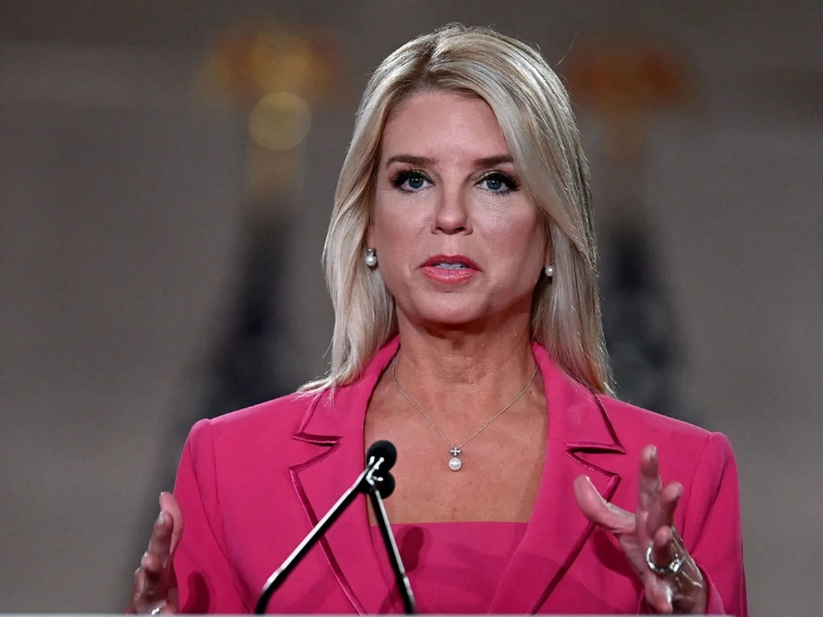 Минюст США изучает расширение дела против Мадуро.