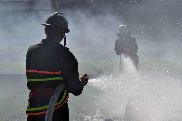 Un incendiu de proporții a cuprins în această dimineață etajul III al unei clădiri din Chișinău.