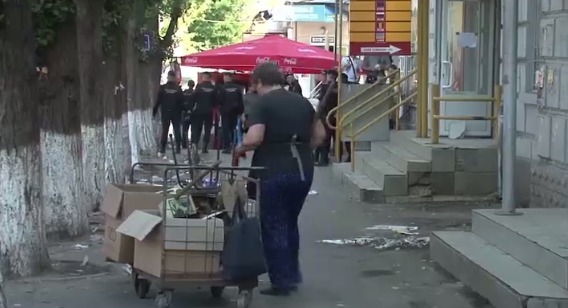Представители центрального рынка утверждают, что свободных мест на территории достаточно.