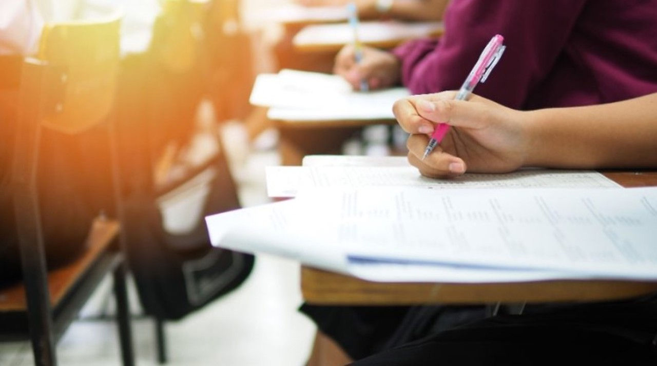 Elevii de gimnaziu intră de azi în sesiunea suplimentară a examenelor de absolvire.
