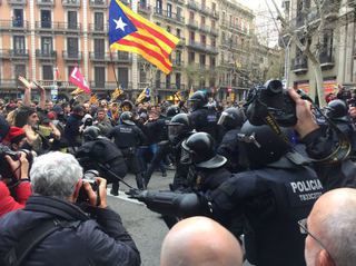 Peste 50 de răniţi în urma unor proteste în Barcelona.