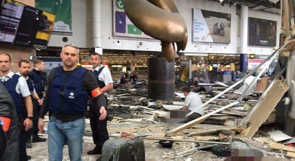 Cel puţin 31 de persoane au murit şi 250 au fost rănite în atentatele de marţi din Bruxelles