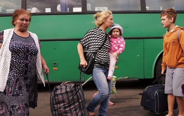 В Украине насчитывается почти полтора миллиона беженцев с оккупированных территорий.