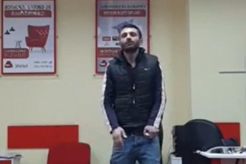 Адвокат захватчика заложников в Тбилиси объяснила его действия протестом.
