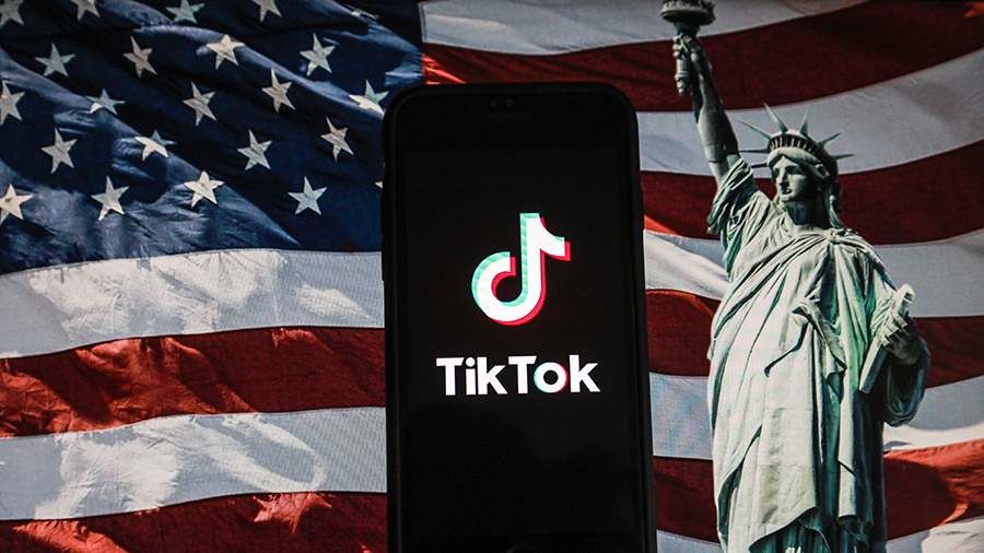 В США подростки занялись воровством в школах ради челленджа в TikTok.
