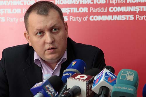 Петренко указал, что для прекращения спекуляций вокруг повторения в Молдове крымского сценария, республика должна укреплять свой нейтралитет.