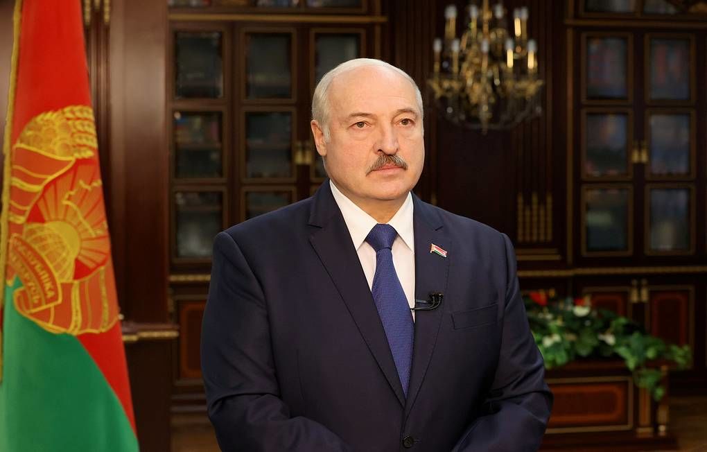 Лукашенко поручил укрепить границу для безопасности.