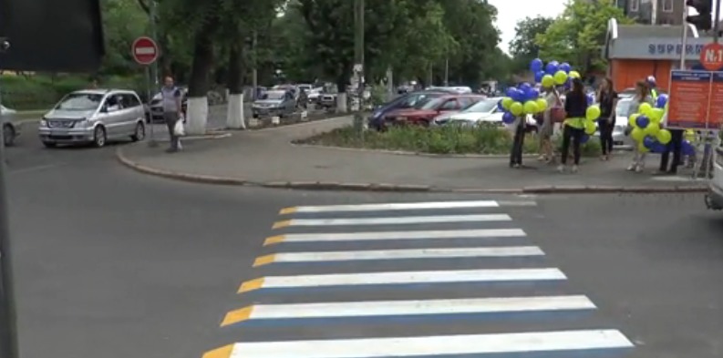 La Chișinău a apărut o trecere pietonală ”suspendată în aer”.