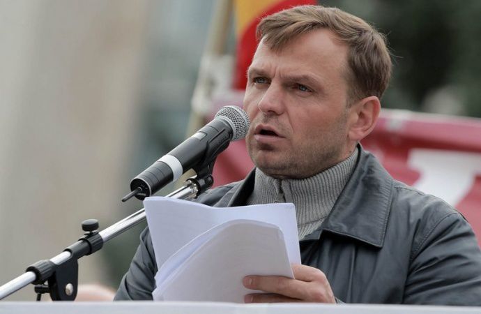 По данным организаторов акций протеста, встреча с Канду назначена на 15.00.
