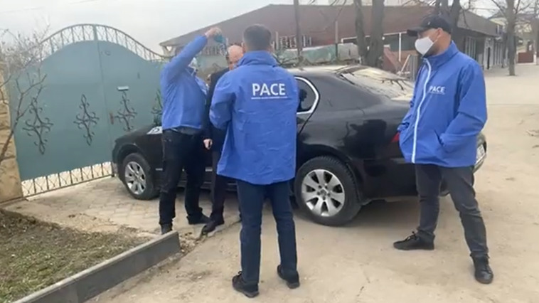 Сторонники Кавкалюка облили вице-главу Сынжерейского района зеленкой.