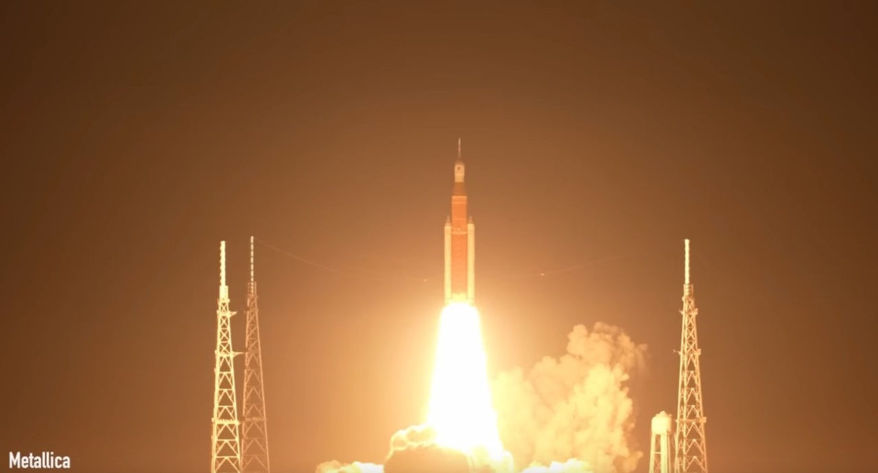 NASA и группа Metallica создали ролик о запуске самой мощной ракеты.