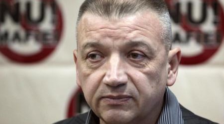 По словам Мокану, ряд экономических агентов в столице участвуют в схеме, организованной преступной группой под покровительством лидера ЛДПМ Влада Филата и первого вице-председателя ДПМ Влада Плахотнюка.