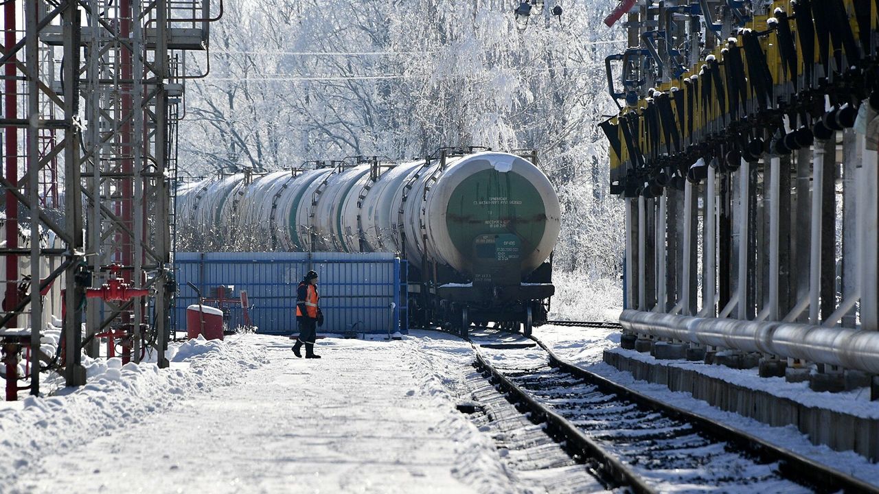 Эстония прекратила транзит нефтепродуктов из Белоруссии.