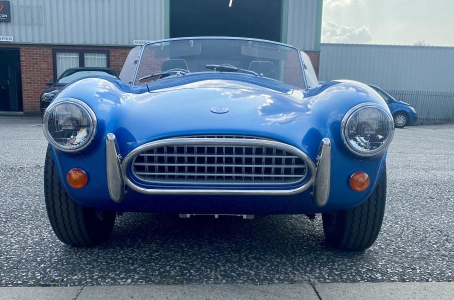 Появились новые подробности об электрической AC Cobra.