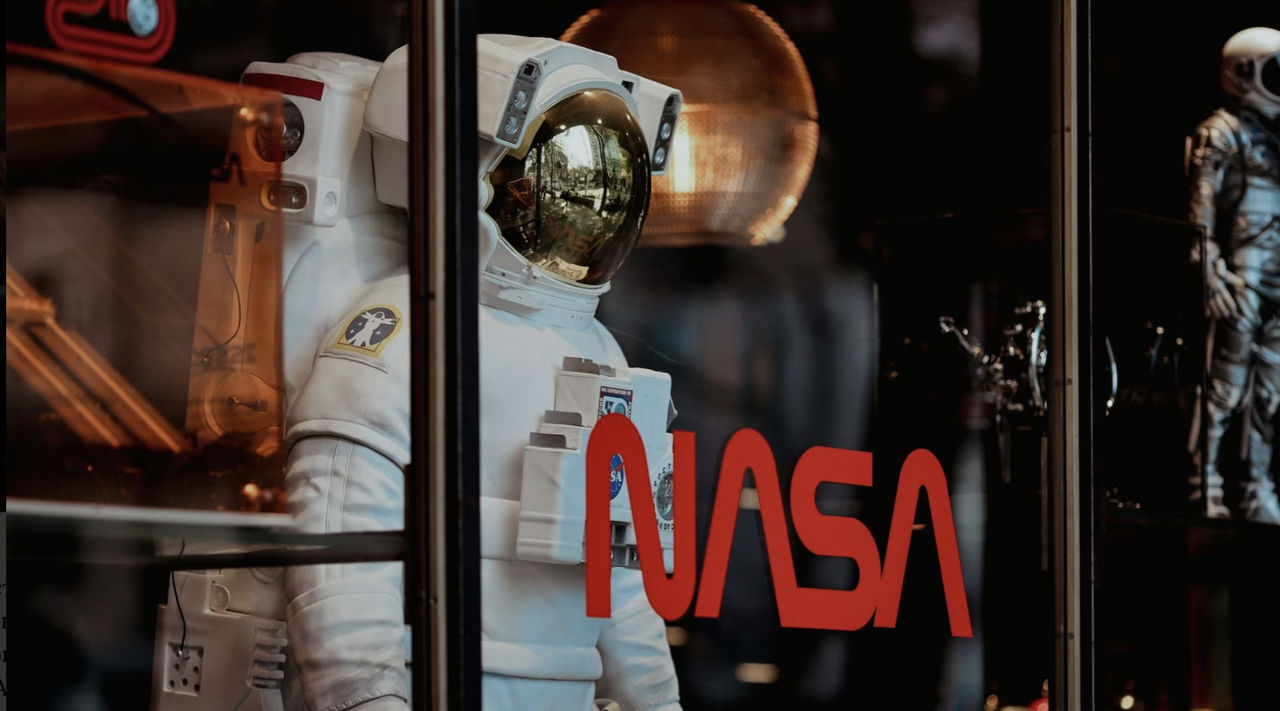 NASA рассказало о меню астронавтов во время полета к Луне.