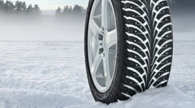 Şoferii sunt obligaţi să echipeze automobilele cu anvelope de iarnă în perioada 1 decembrie - 31 martie.