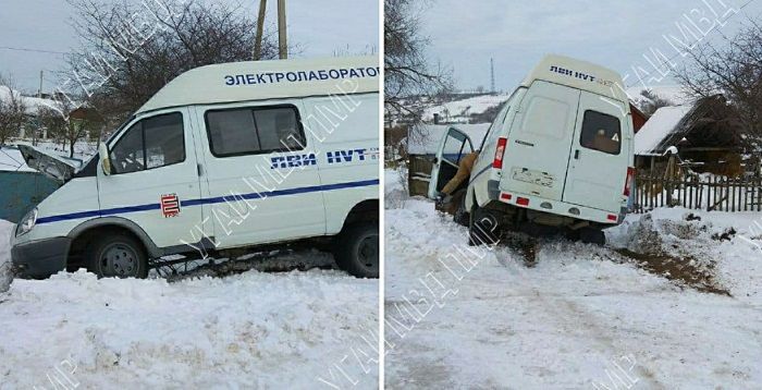 В Дубоссарах произошло ДТП: автомобиль угодил в канаву.