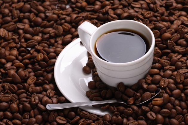 Cel mai indicat moment al zilei pentru a bea cafea este între orele 9:30 şi 11:30 dimineaţa.